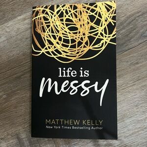 BOOK "life is messy"
